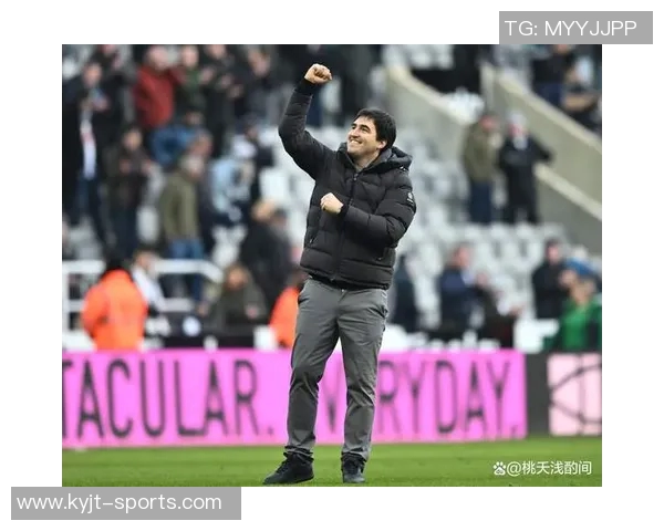 万项代表杜利亚伊足球学院首秀表现出色助力球队大胜对手